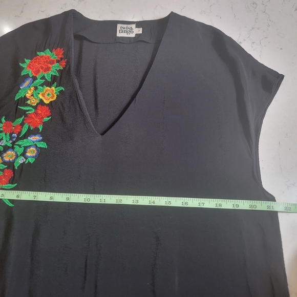 Twist & Tango black loose fit dress with colorful embroidery size small - Picture 10 of 11